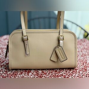 Coach Swing Zip Bag NWT. Regular size.